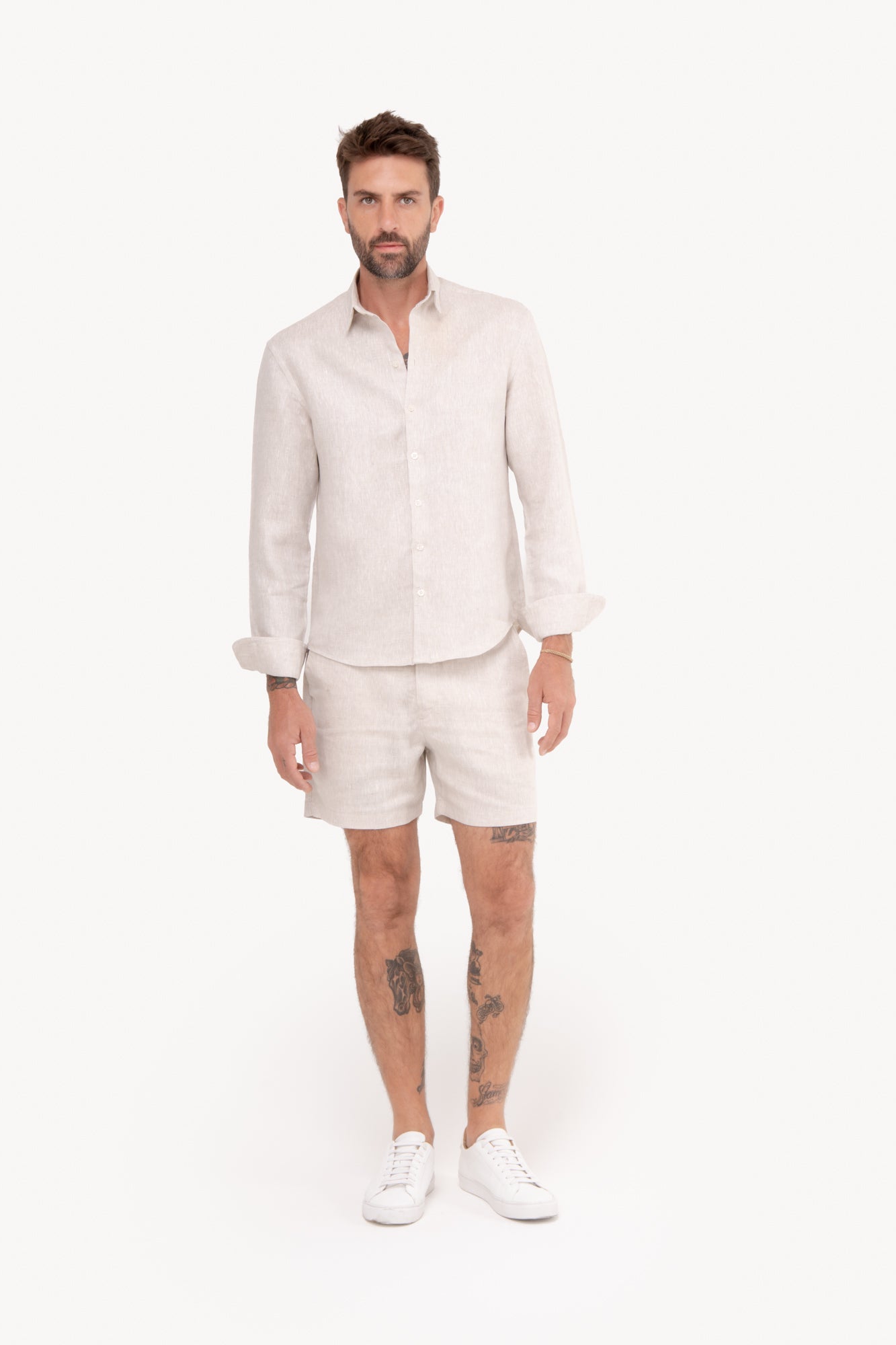 Bermuda masculina em alfaiataria 100% linho - AREIA