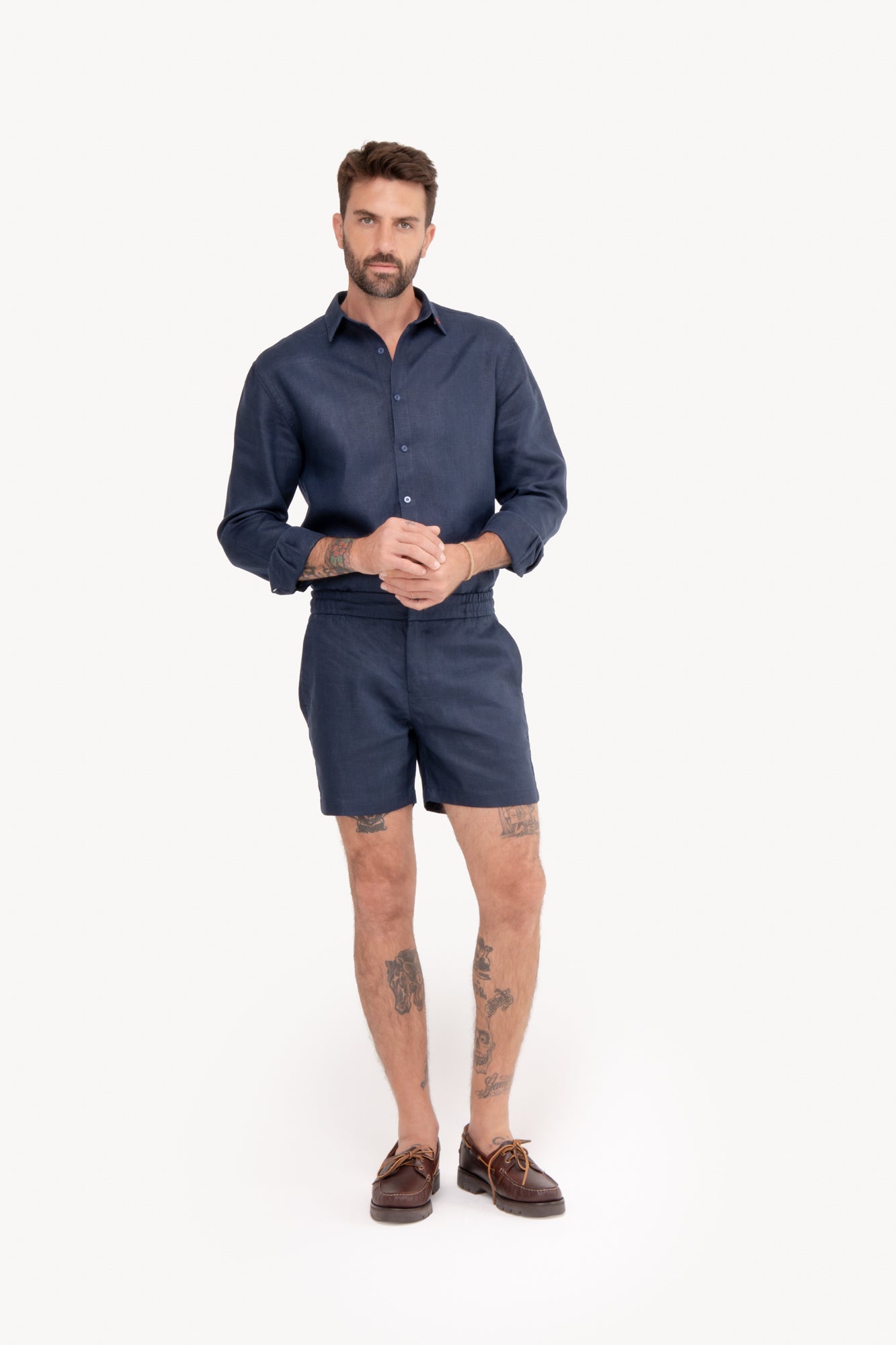 Bermuda masculina em alfaiataria 100% linho - AZUL MARINHO