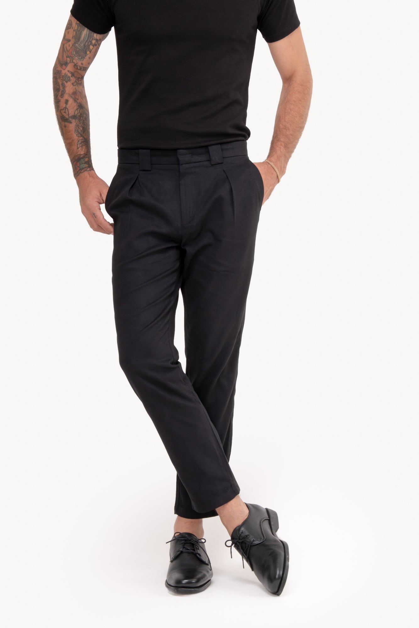 Calça Reta 100% Algodão com bolso faca - PRETA