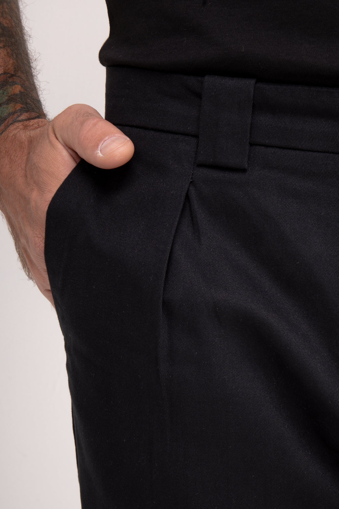 Calça Reta 100% Algodão com bolso faca - PRETA