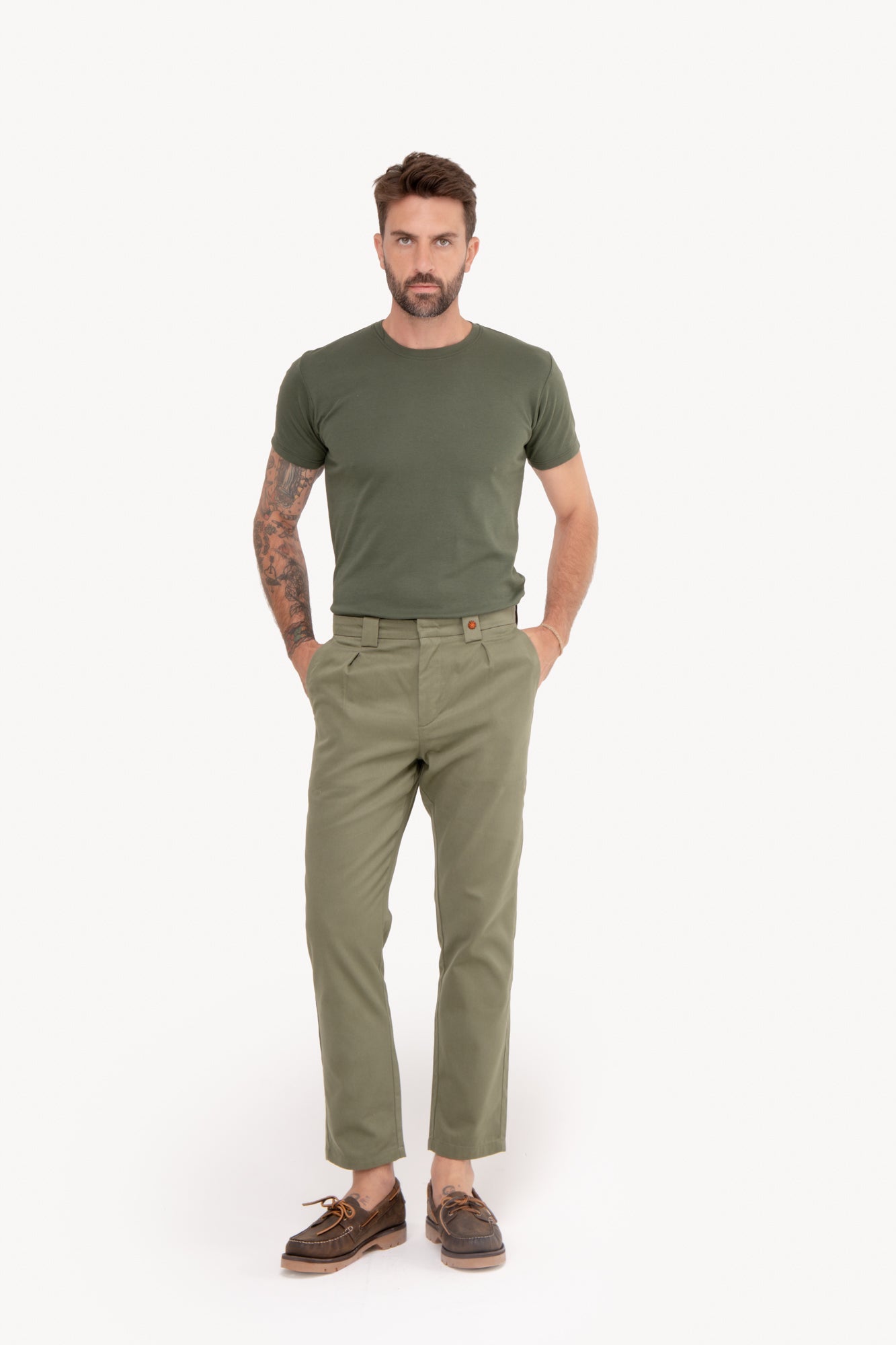 Calça Reta 100% Algodão com bolso faca - VERDE OLIVA
