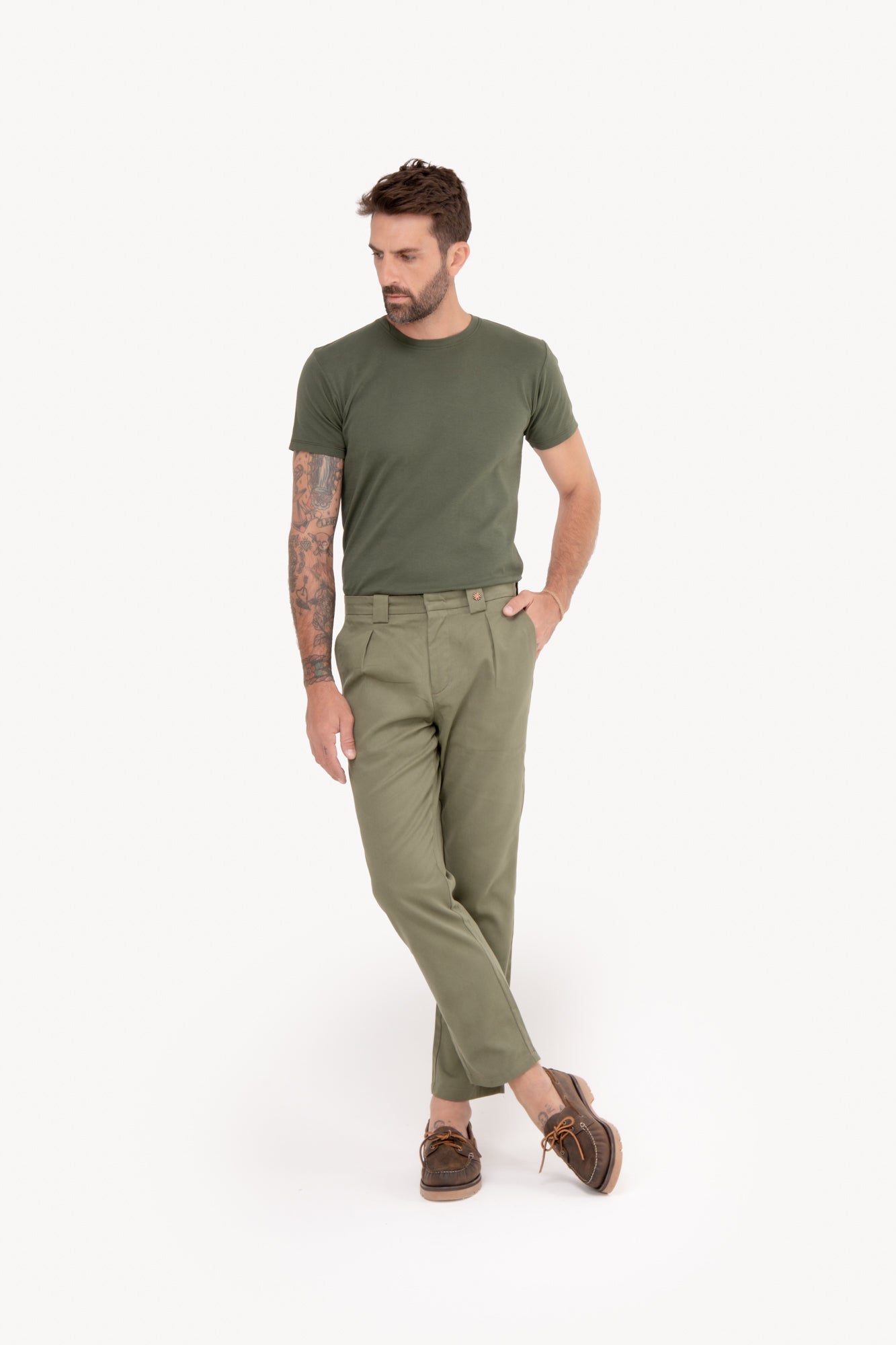 Calça Reta 100% Algodão com bolso faca - VERDE OLIVA