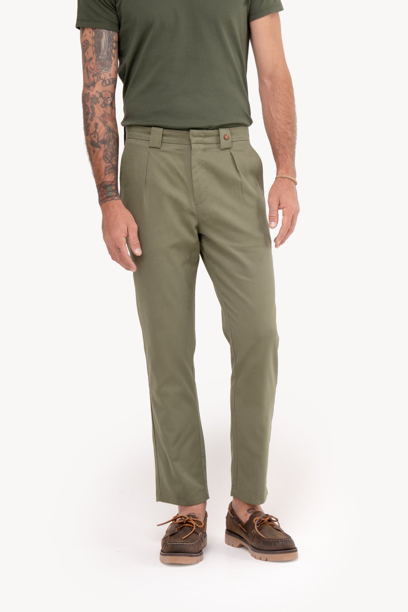 Calça Reta 100% Algodão com bolso faca - VERDE OLIVA