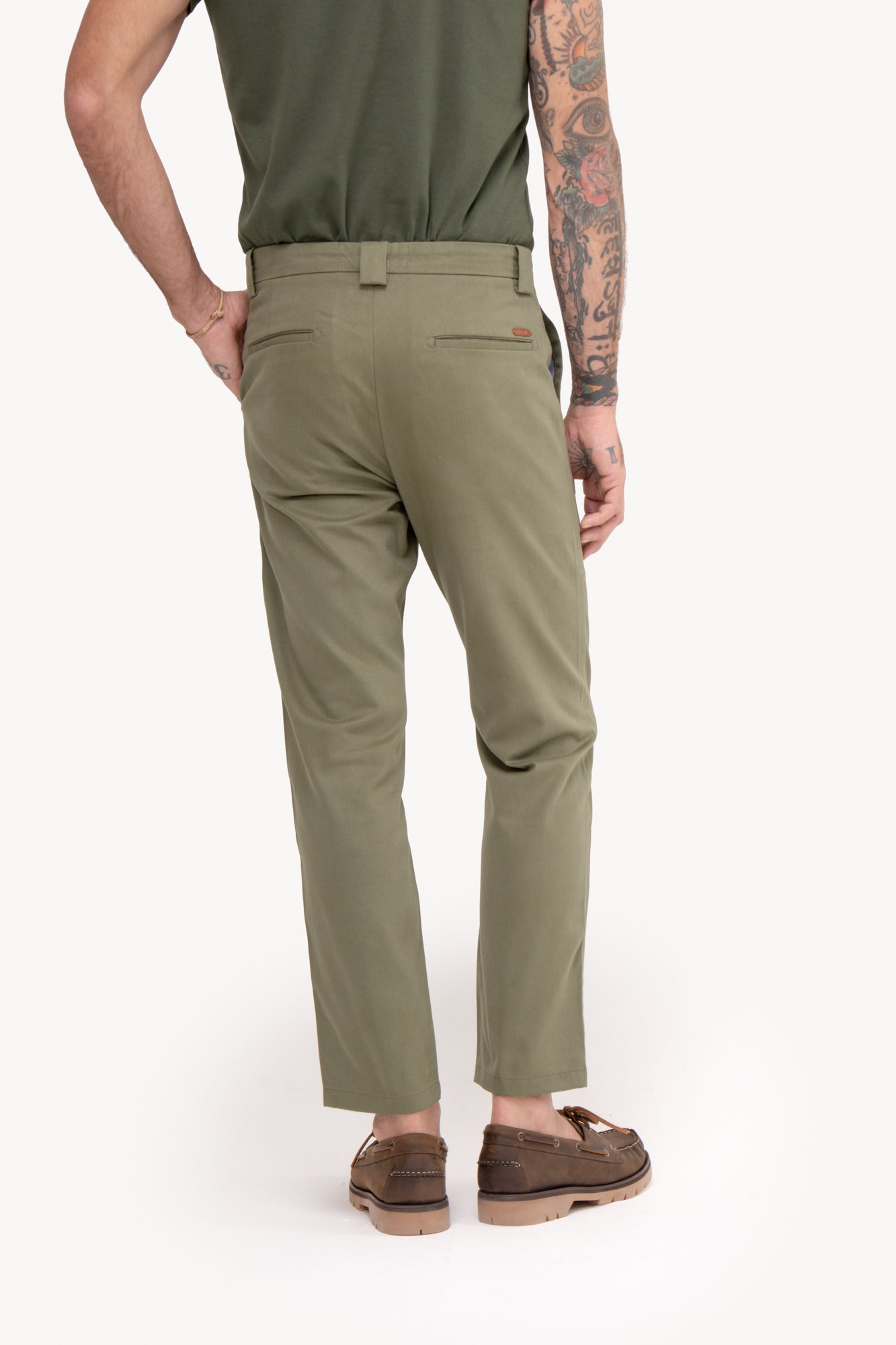Calça Reta 100% Algodão com bolso faca - VERDE OLIVA
