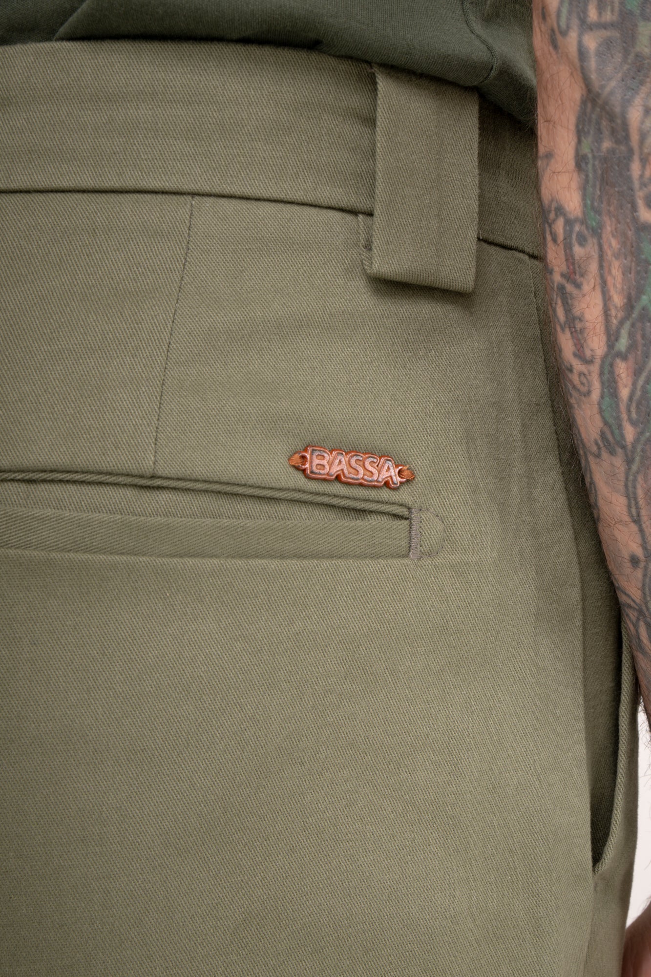 Calça Reta 100% Algodão com bolso faca - VERDE OLIVA