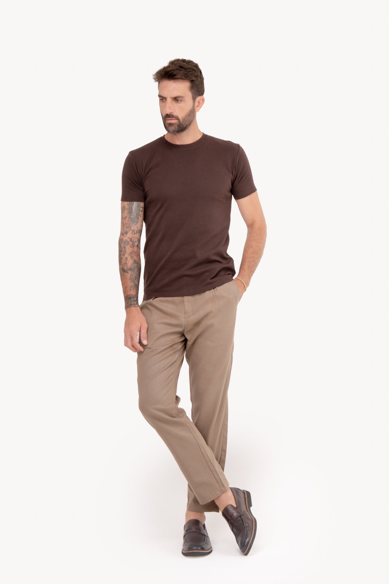 Camiseta básica algodão Pima manga curta - CAFÉ