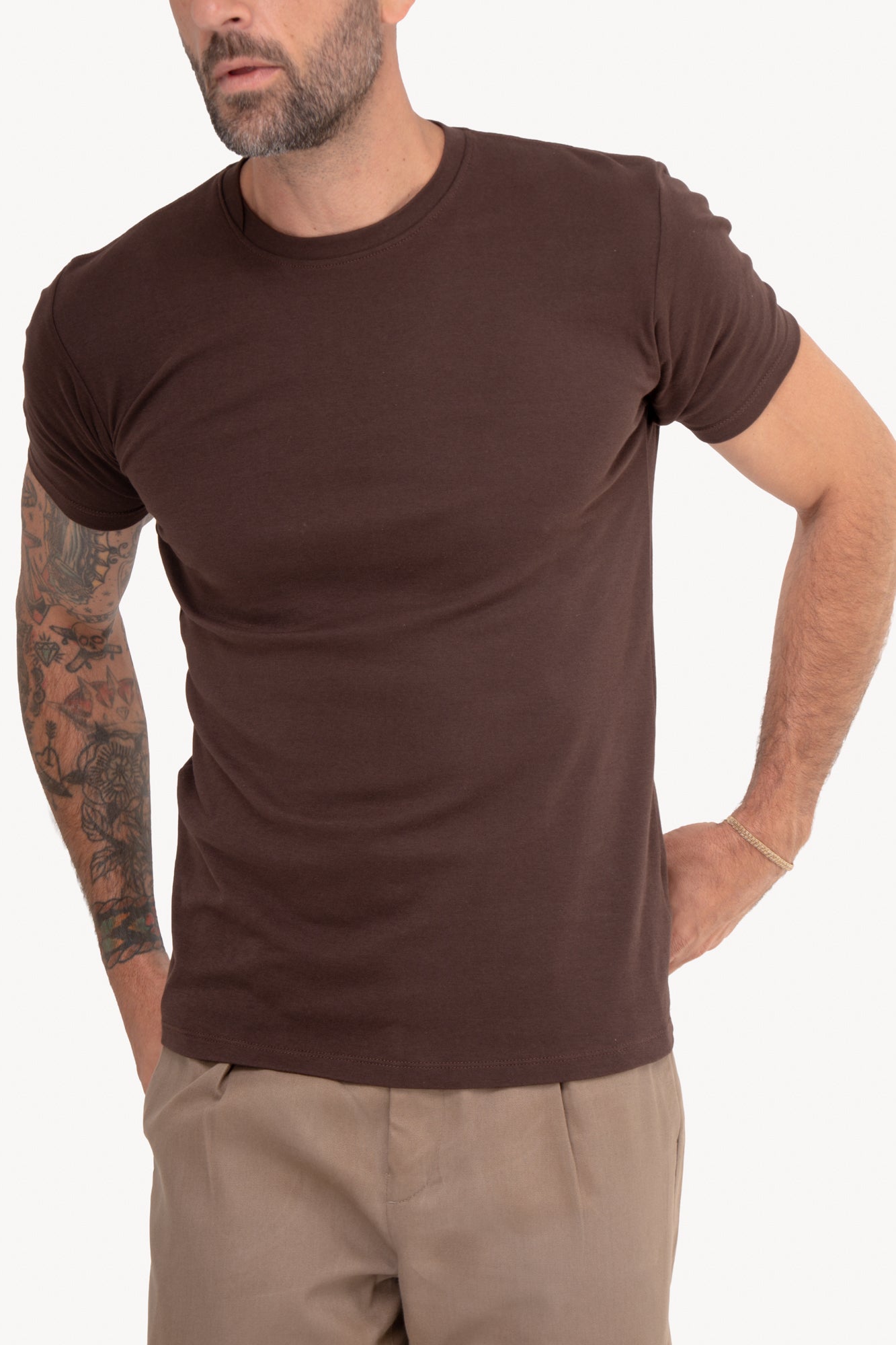 Camiseta básica algodão Pima manga curta - CAFÉ