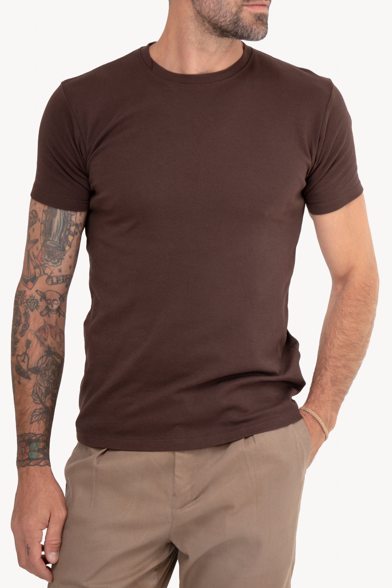 Camiseta básica algodão Pima manga curta - CAFÉ